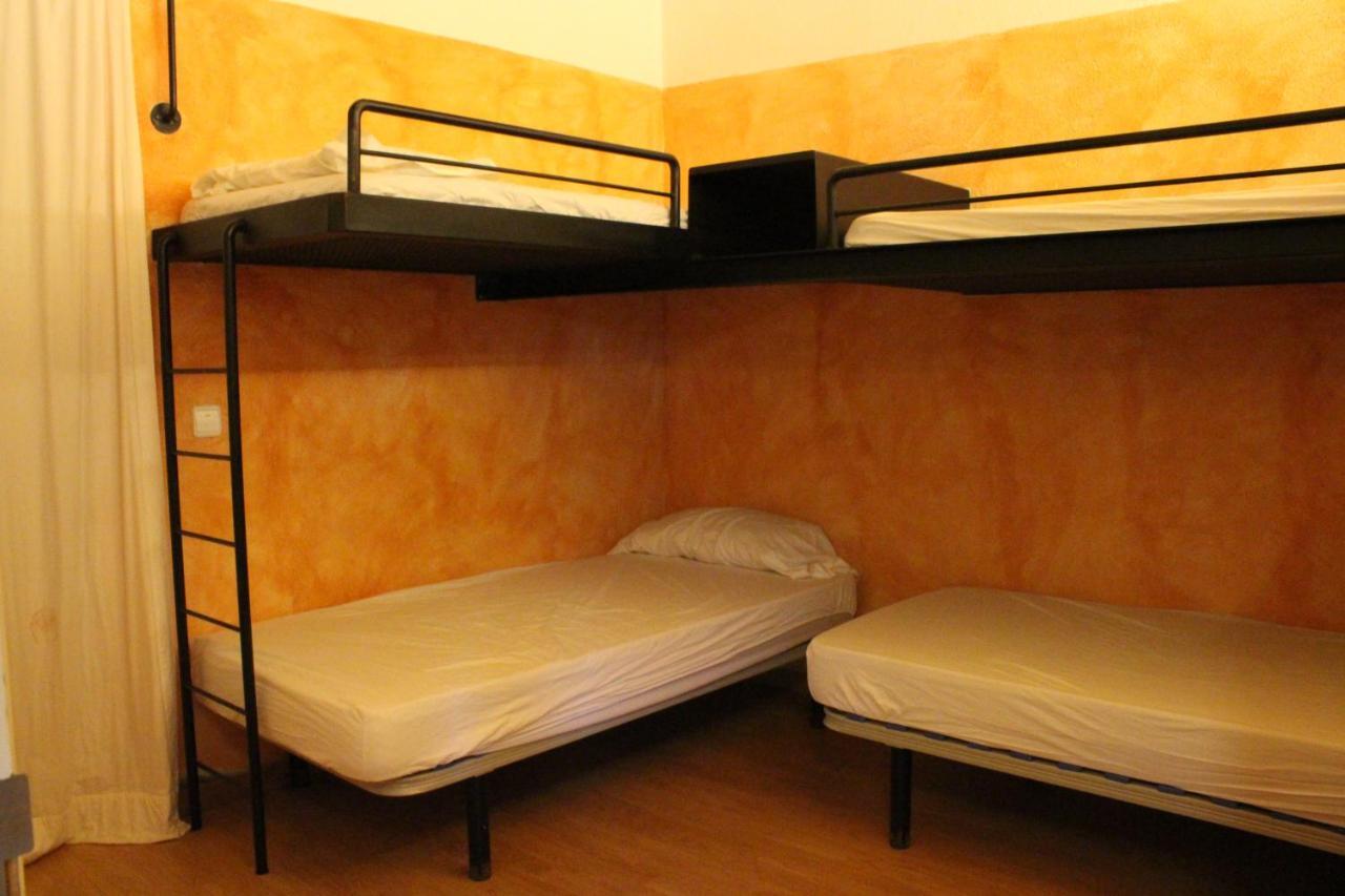 Mas Pages Hostel Sant Esteve De Guialbes Luaran gambar
